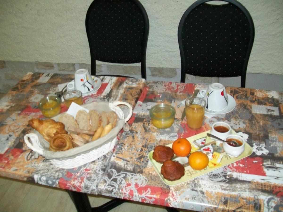 Hotel Au Charme Du Levat Saint Paul de Loubressac Екстериор снимка