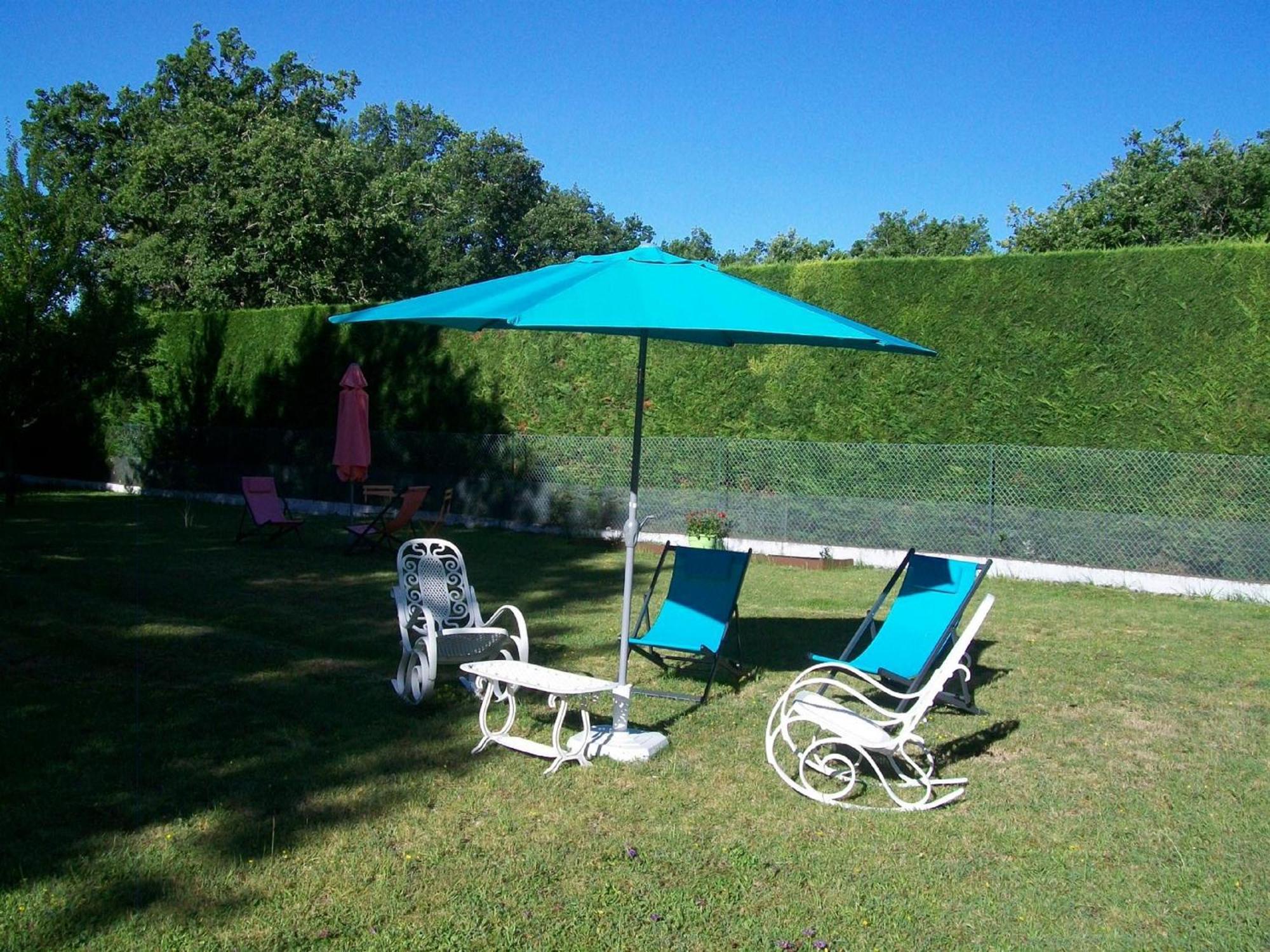 Hotel Au Charme Du Levat Saint Paul de Loubressac Екстериор снимка