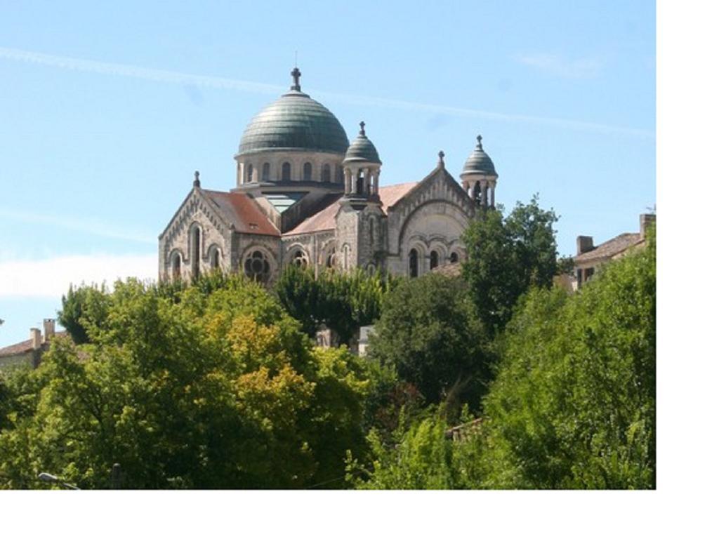 Hotel Au Charme Du Levat Saint Paul de Loubressac Екстериор снимка