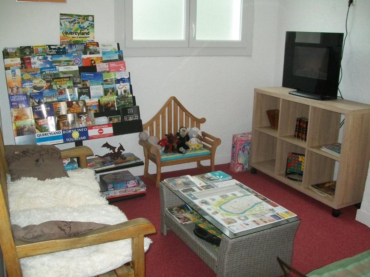 Hotel Au Charme Du Levat Saint Paul de Loubressac Екстериор снимка